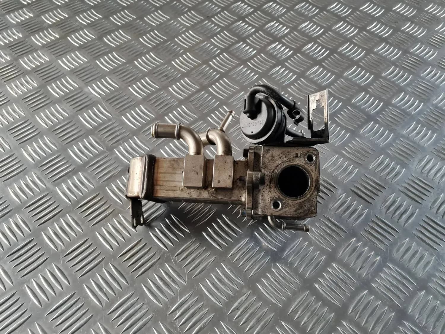 EGR-klapi jahuti AUDI A6 2008 - foto 2