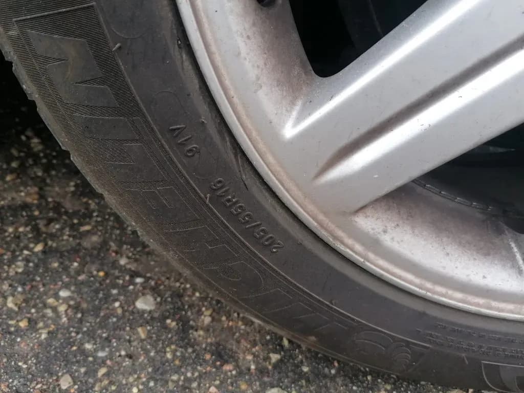 Lahtivõetud auto foto 2