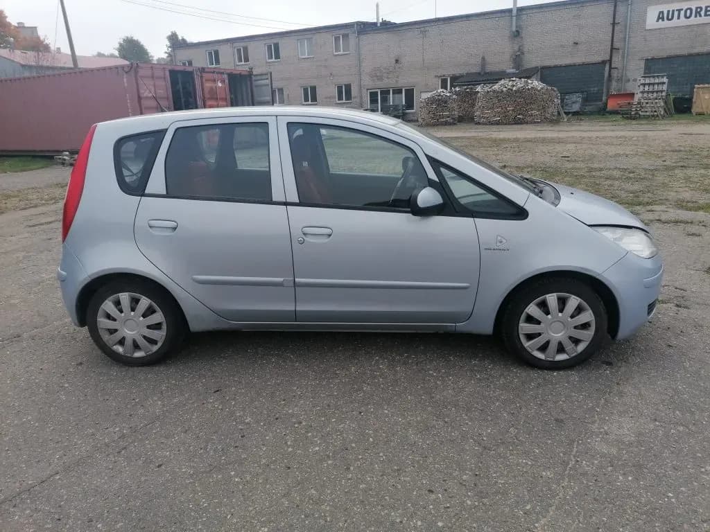 Lahtivõetud auto foto 3