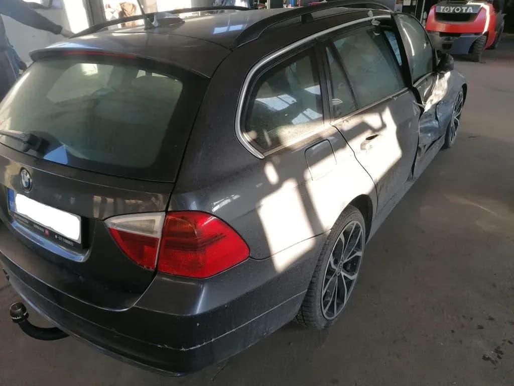 Lahtivõetud auto foto 5