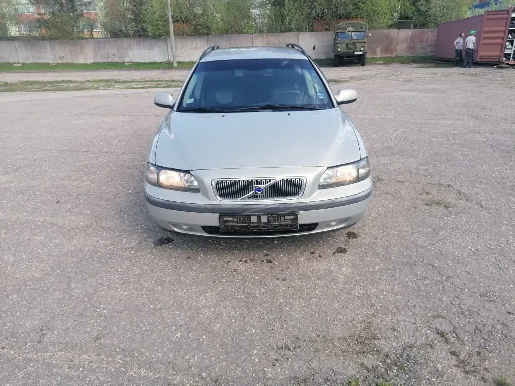 Lahtivõetud auto foto 1