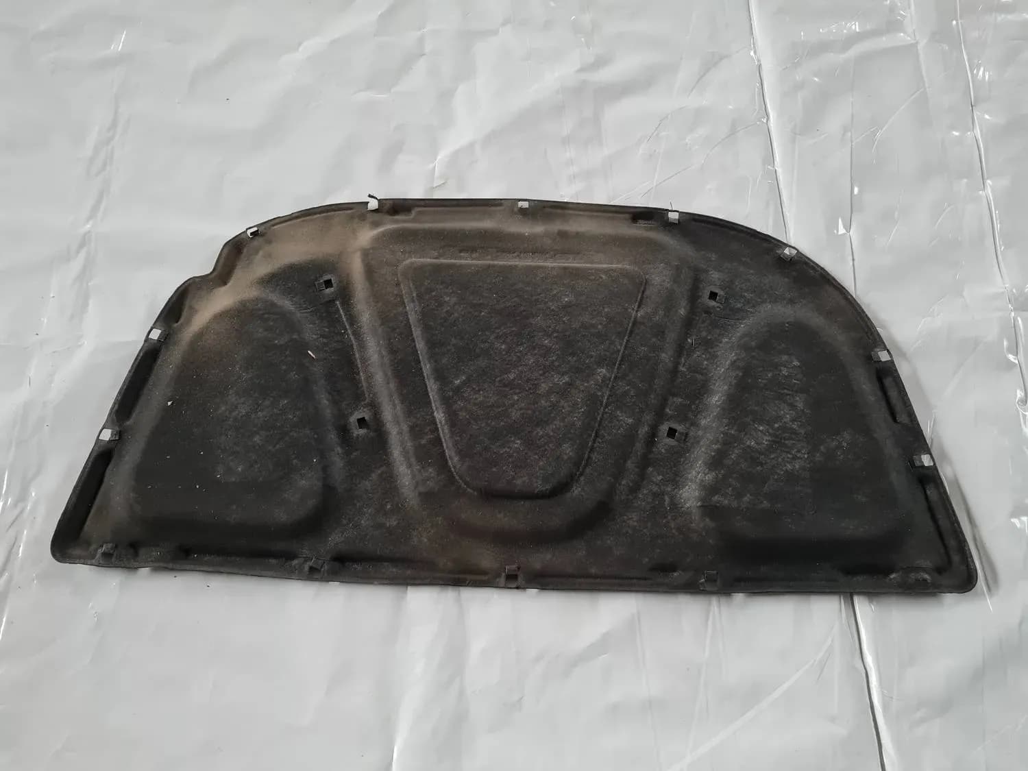 Mürasummutus kapotile AUDI A6 2008 - foto 1