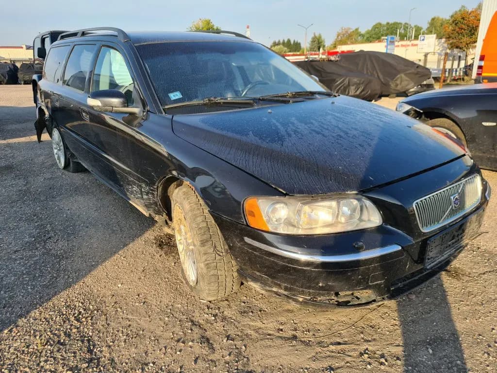 Lahtivõetud auto foto 2