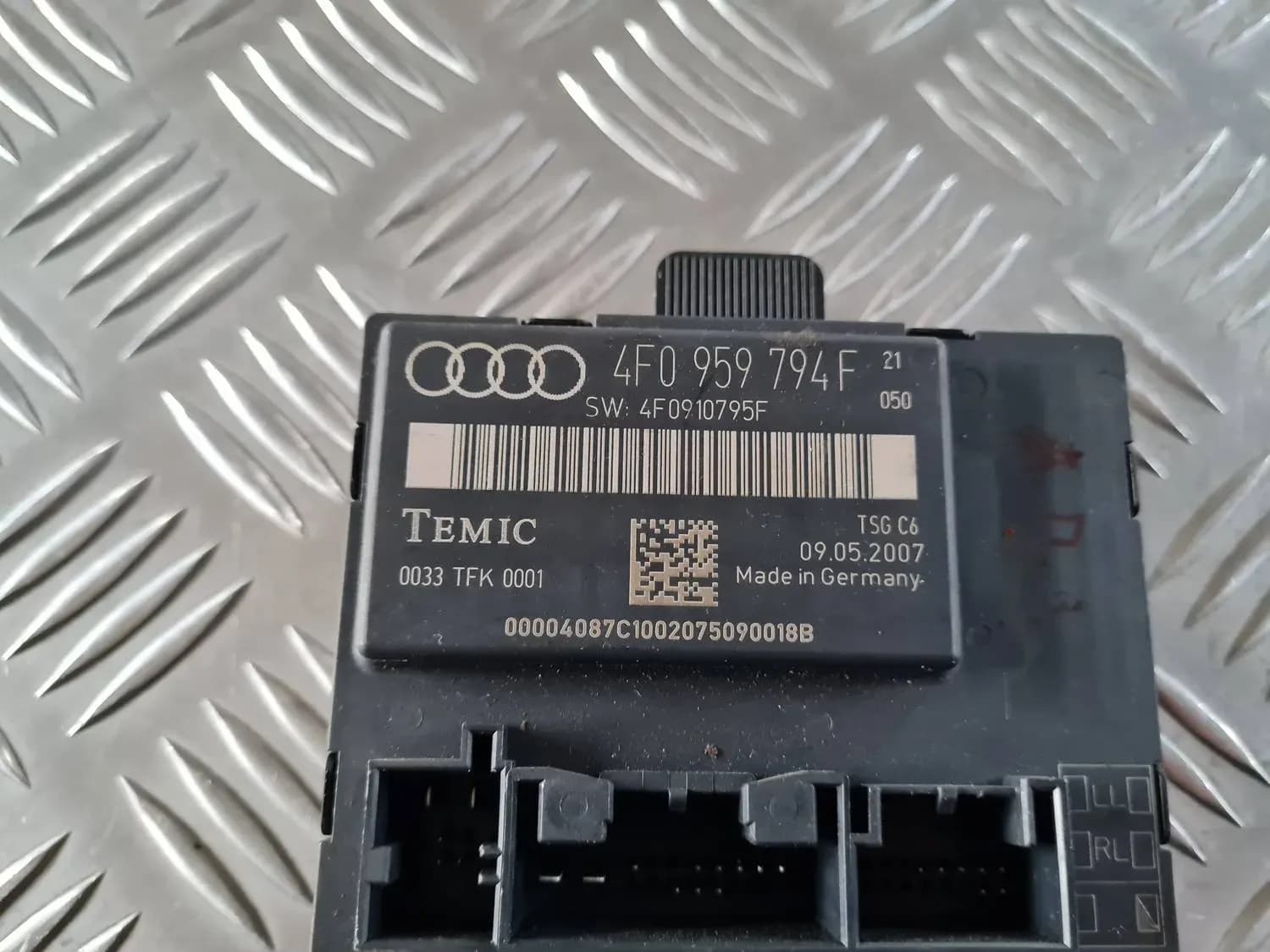 Tagumise parema ukse juhtseade AUDI A6 2008 - foto 2