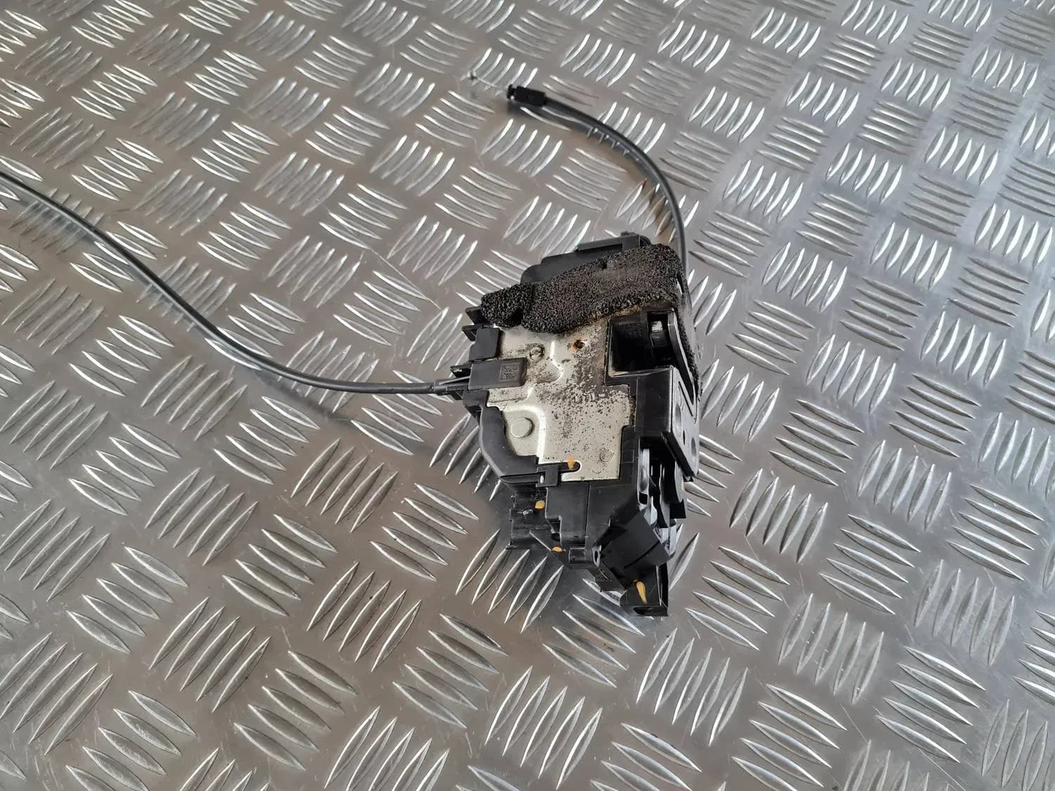 Tagumise parempoolse ukse lukk RENAULT SCENIC III 2011 - foto 4