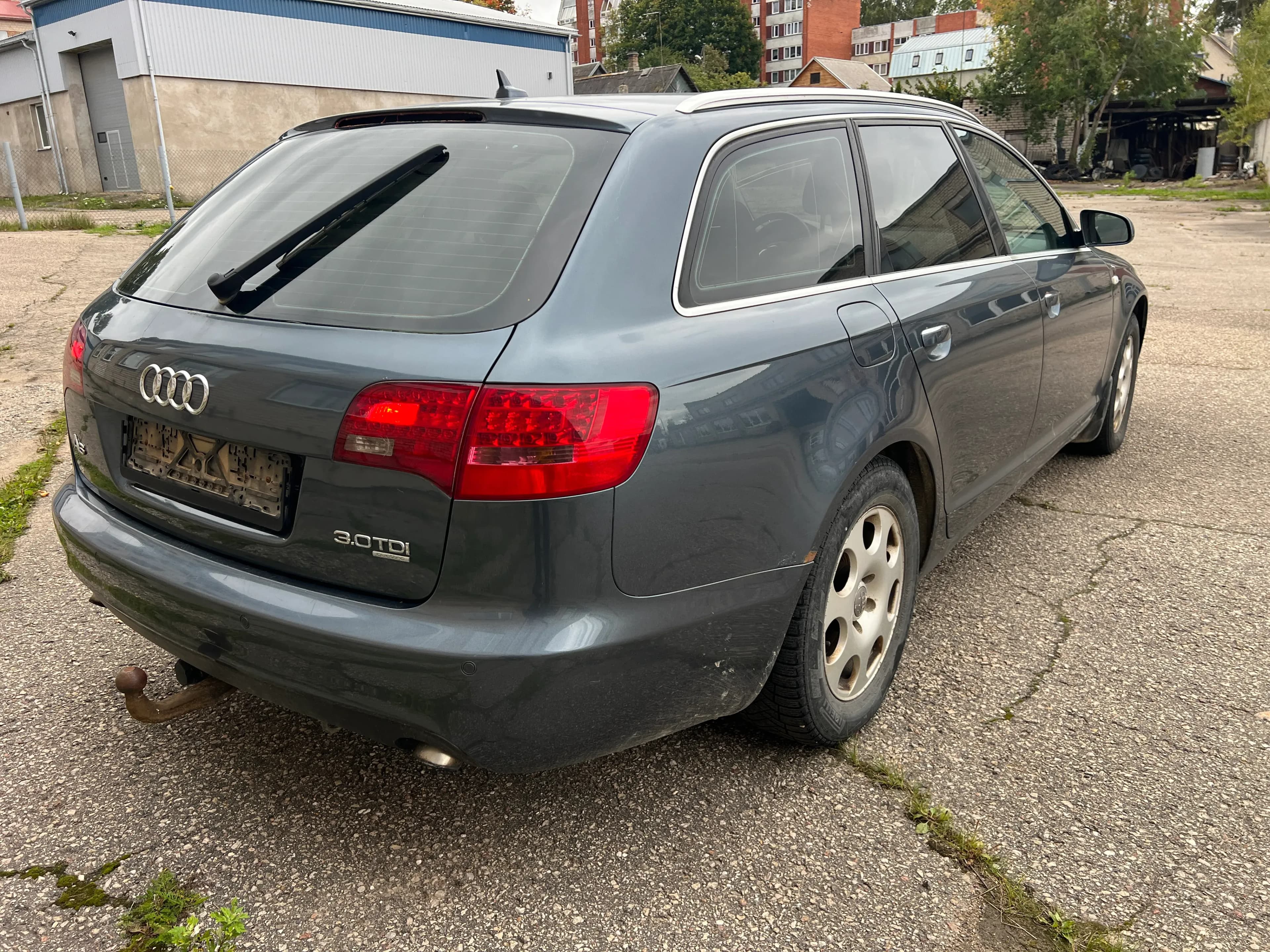 Lahtivõetud auto foto 5