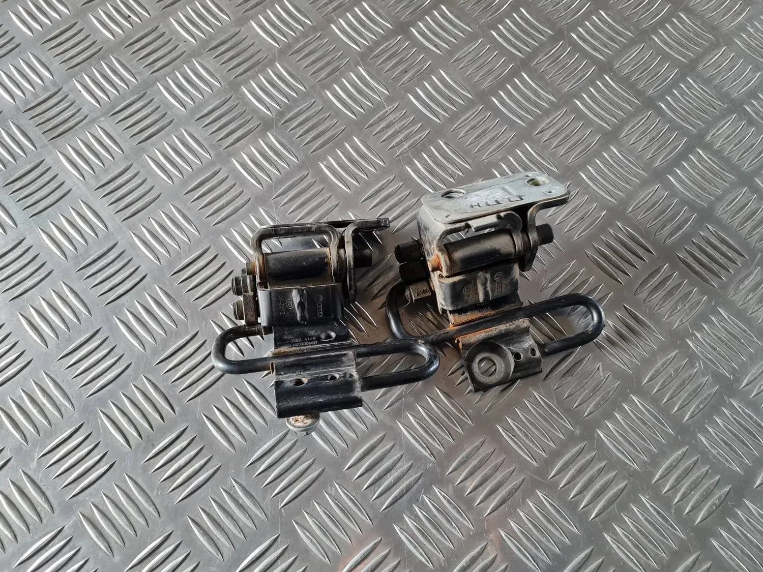 Uksesangad AUDI A6 2008 - foto 4