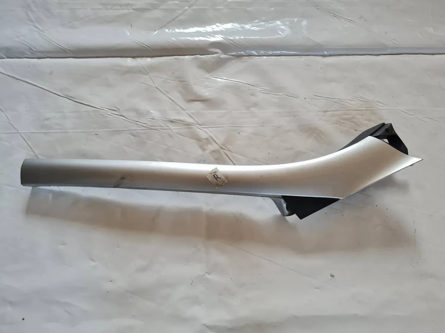 Priekšēja statnes ārēja uzlika RENAULT SCENIC III 2011 - foto 1