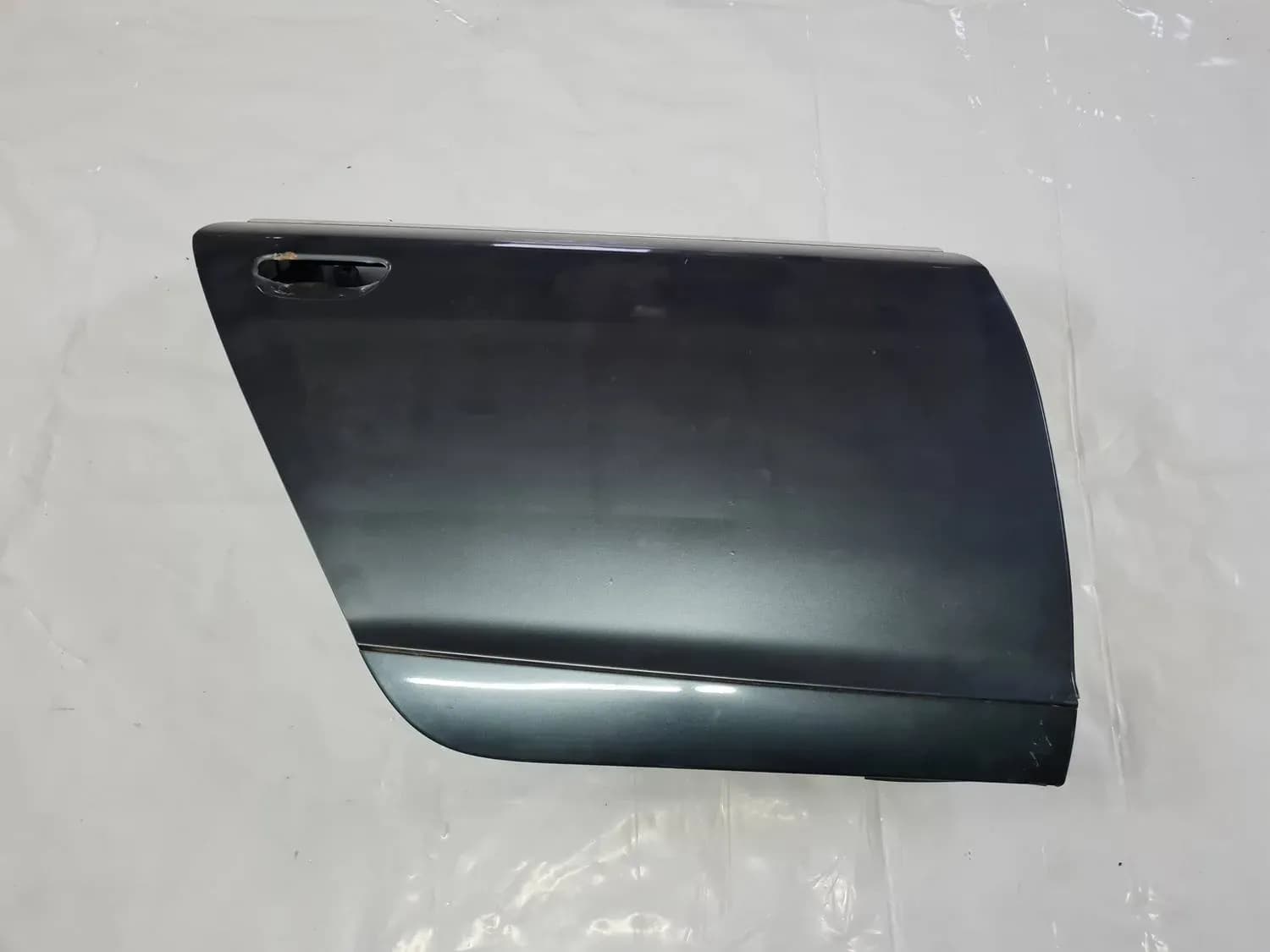 Tagumine parempoolne uks AUDI A6 2008 - foto 1
