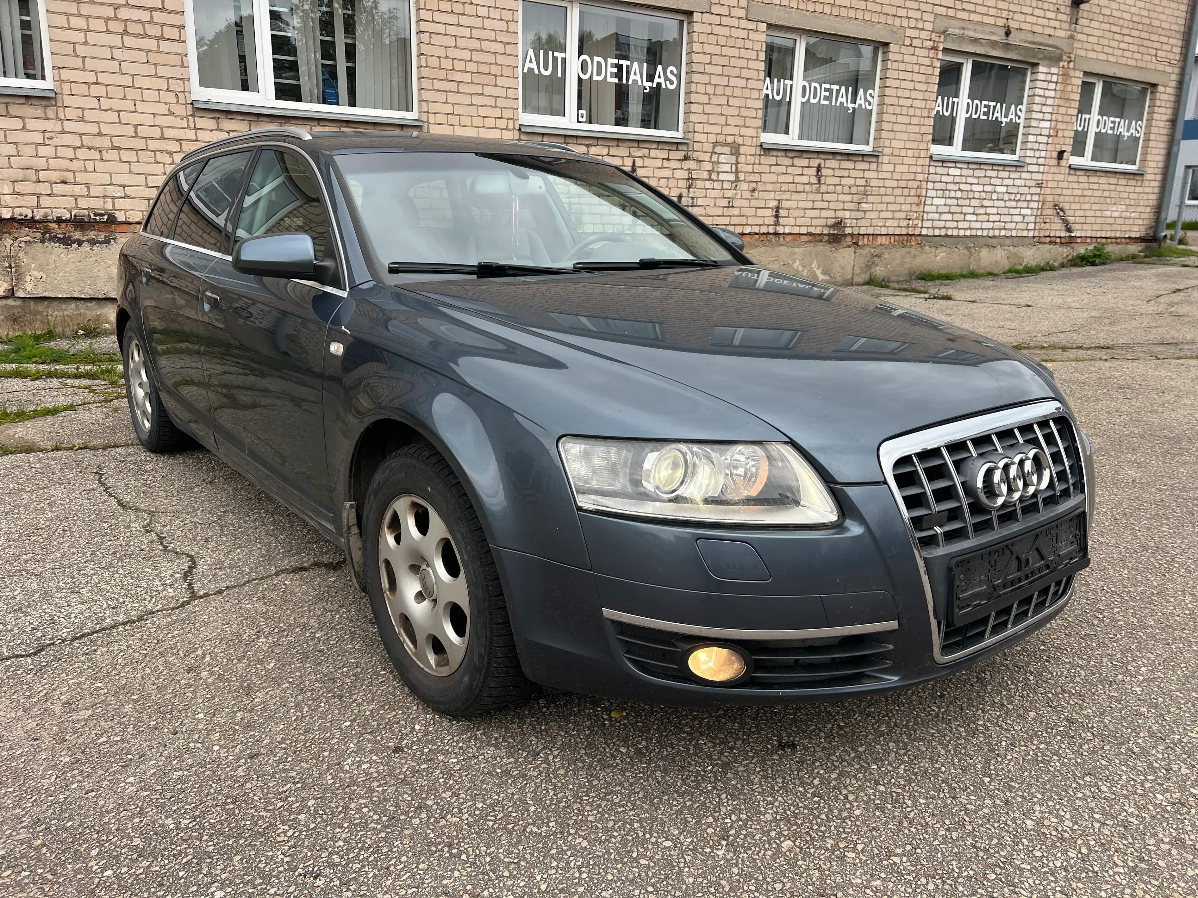 Lahtivõetud auto foto 4