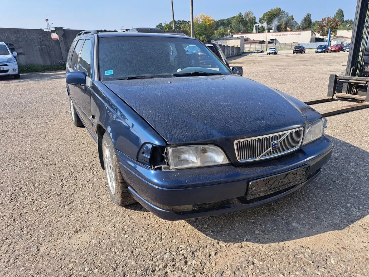 Lahtivõetud auto foto 1