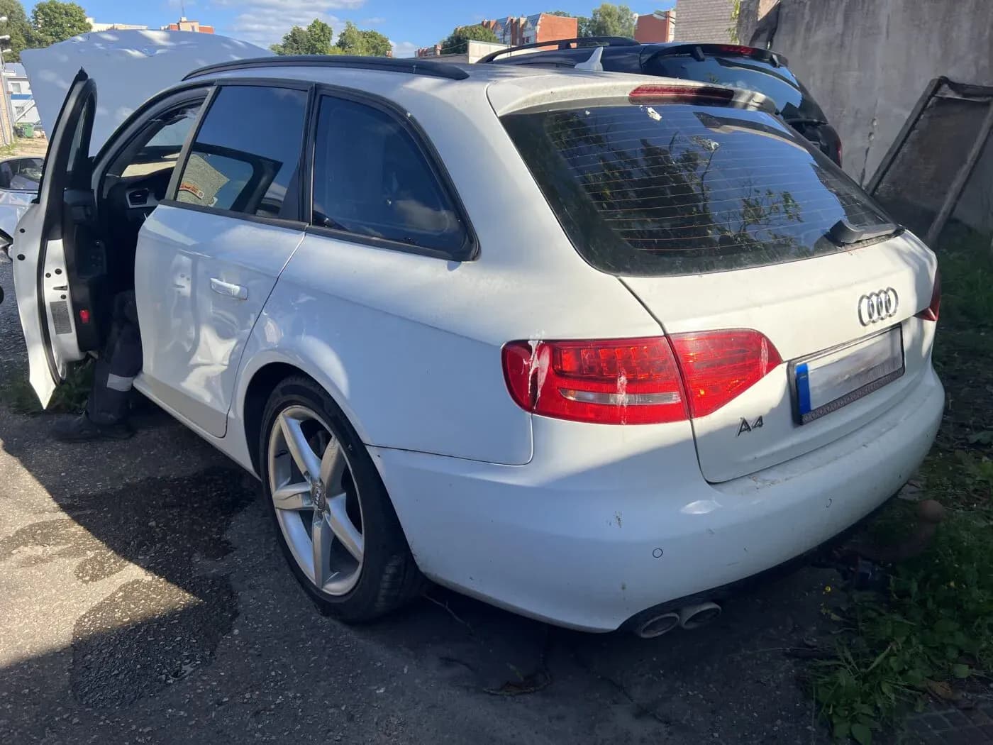 Lahtivõetud auto foto 3