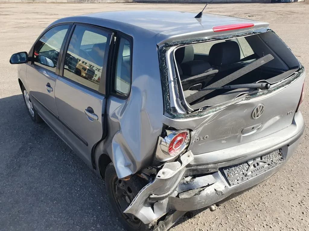 Lahtivõetud auto foto 3