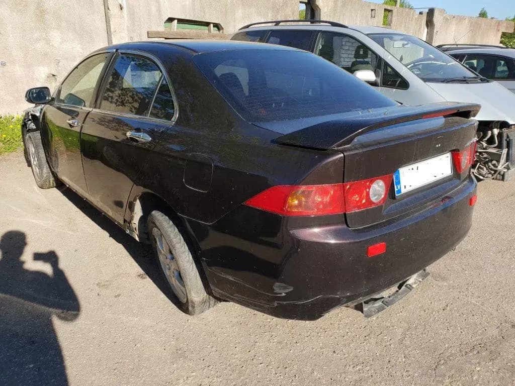 Lahtivõetud auto foto 3