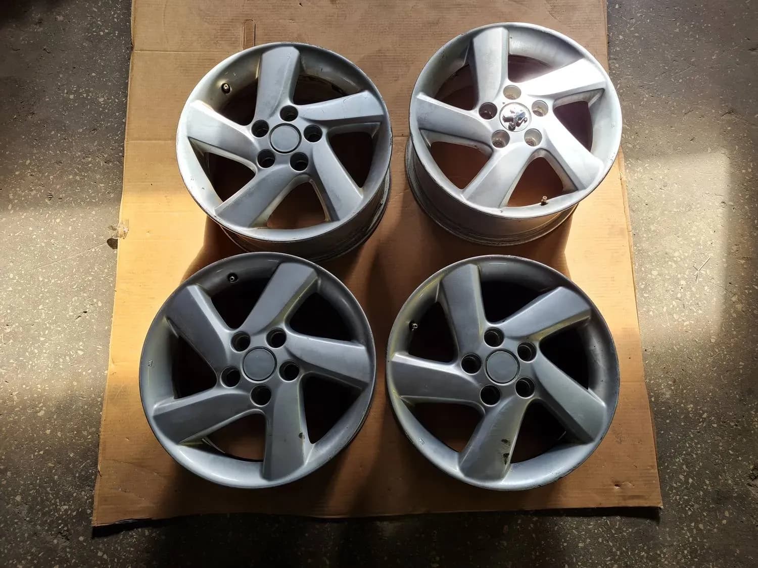 Valuveljed - kergmetall (komplekt) RENAULT SCENIC III 2011 - foto 1