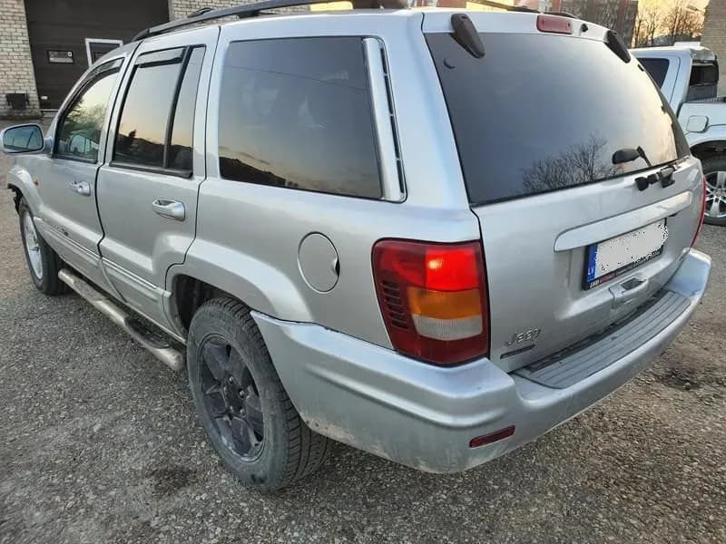 Lahtivõetud auto foto 3