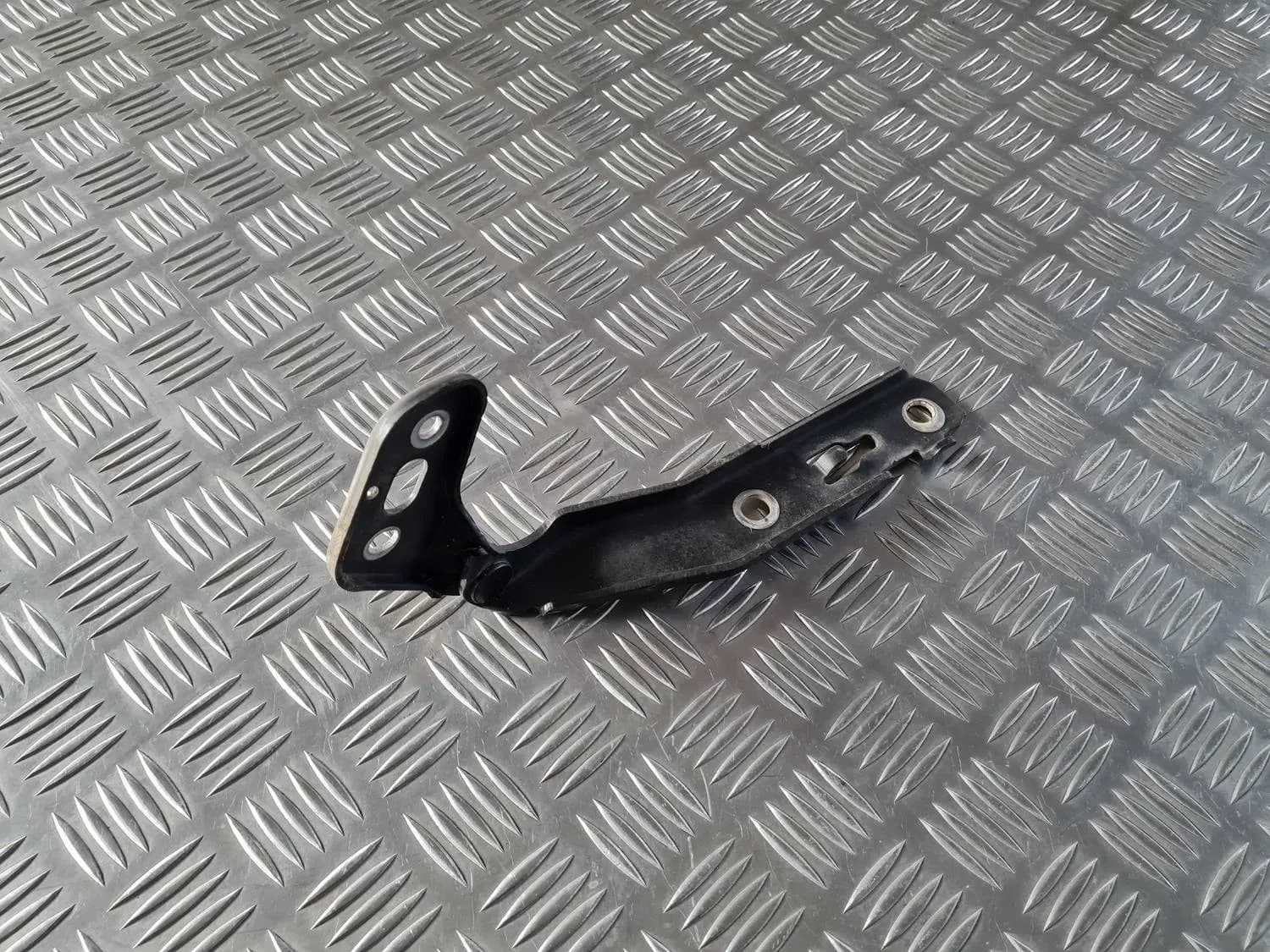 Kapoti hinge, paremale AUDI A6 2008 - foto 4