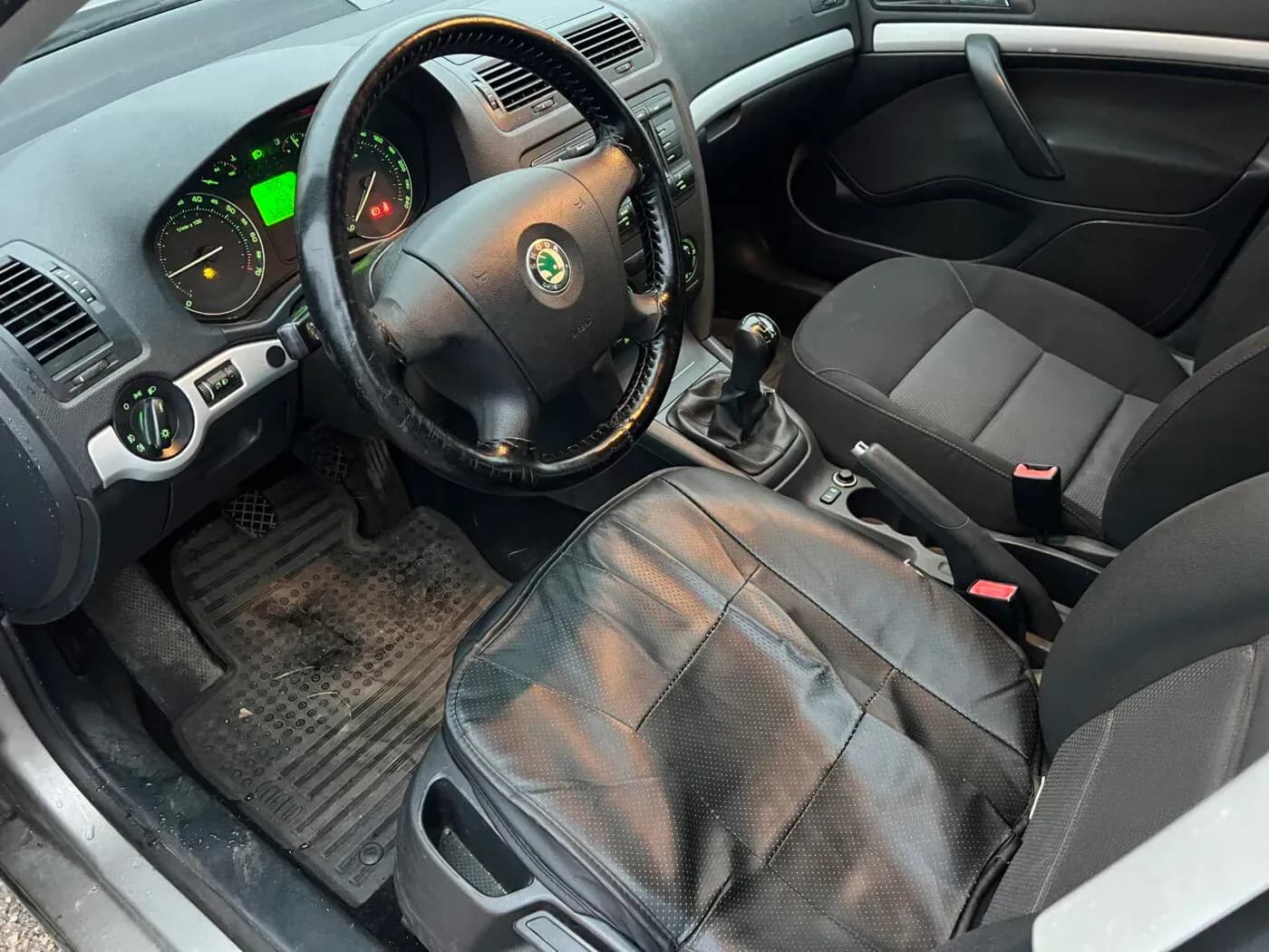 Lahtivõetud auto foto 2