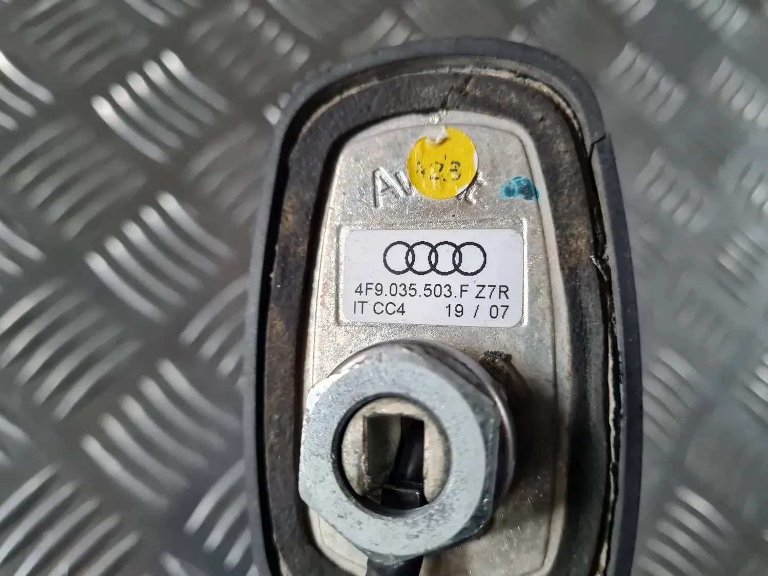 Katuse antenn AUDI A6 2008 - foto 2