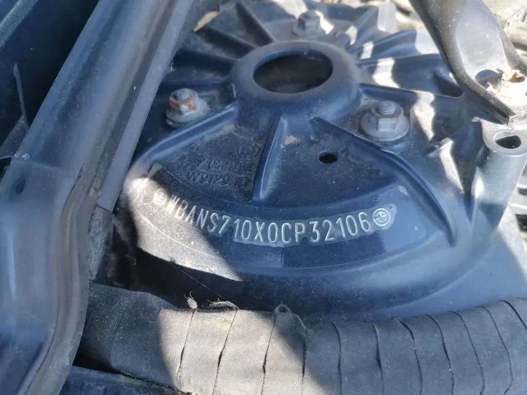 Lahtivõetud auto foto 2