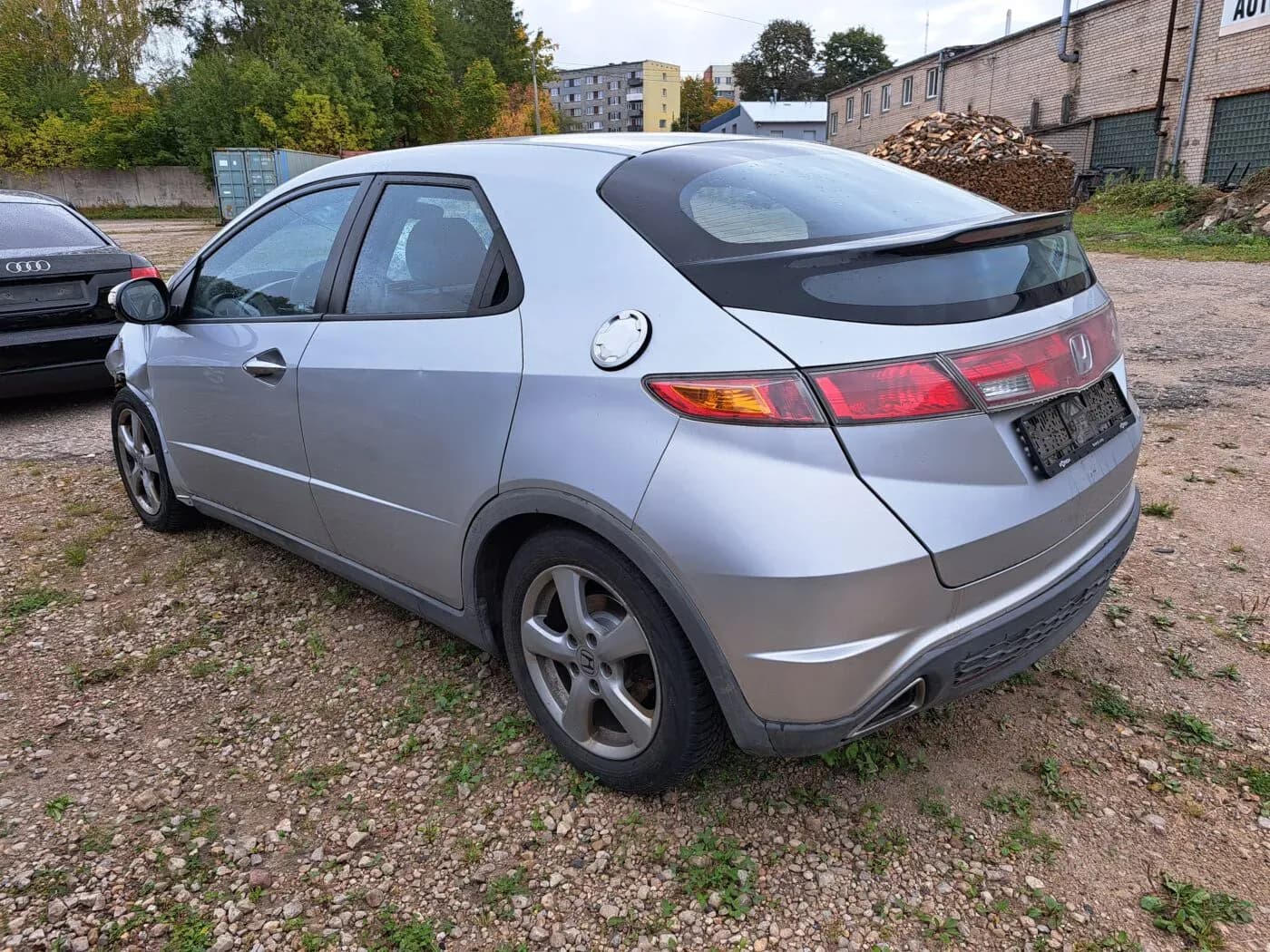 Lahtivõetud auto foto 5