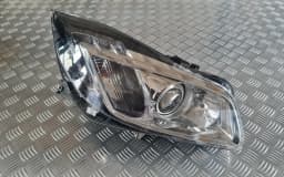 Esituli parem OPEL INSIGNIA 2010