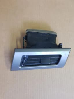 Armatuurlaua ventilatsiooniava, paremal pool BMW 520D E60 2006 ENG.