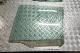 Tagumine vasakpoolne ukseklaas OPEL ZAFIRA 2002