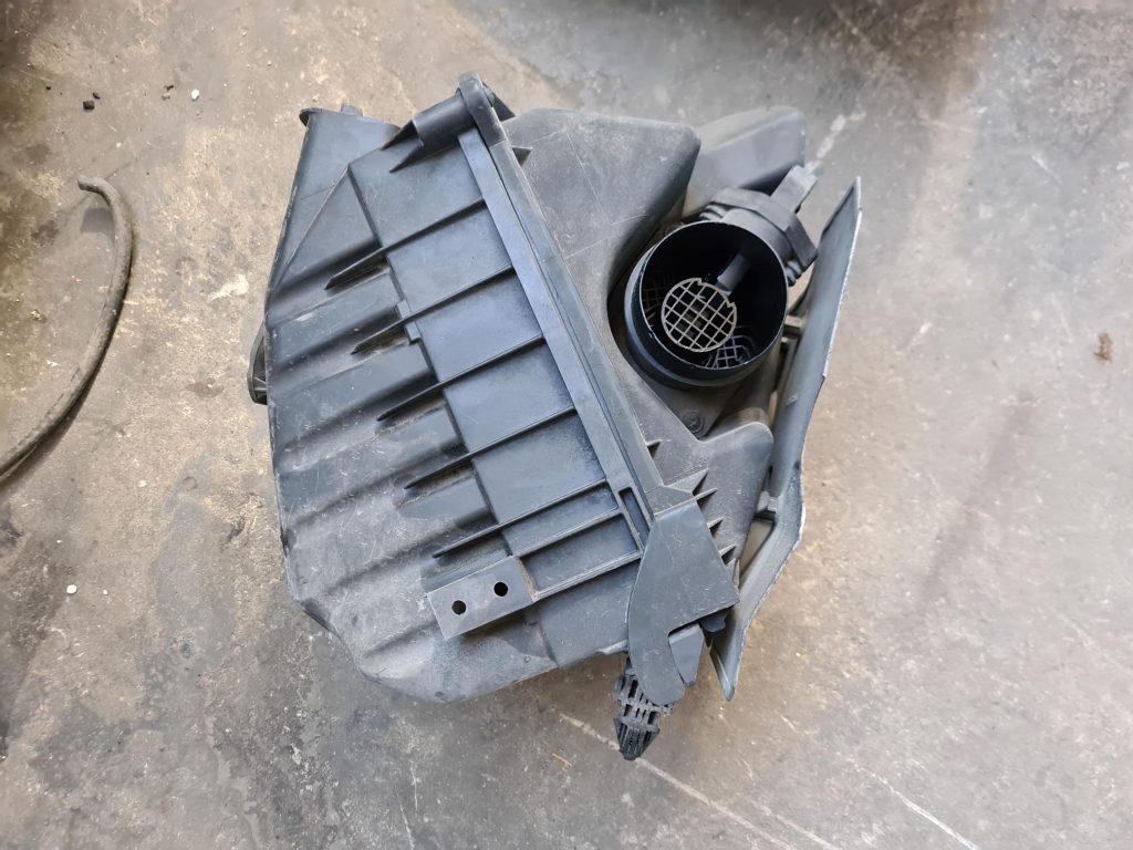 Gaisa filtra korpuss priekš OPEL VECTRA C 2008