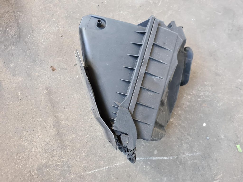 Gaisa filtra korpuss priekš OPEL VECTRA C 2008