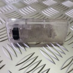 Apgaismojums bagažnieka vākā priekš NISSAN X-TRAIL 2008