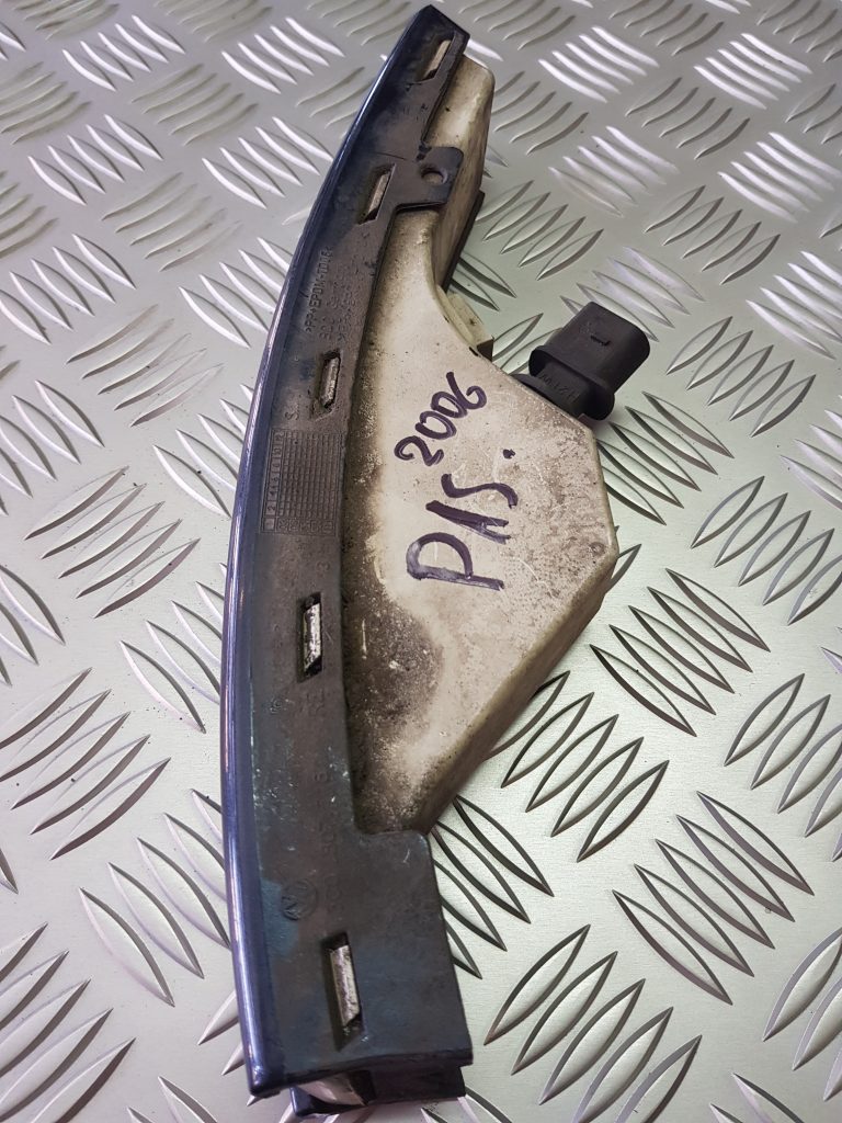 Pagrieziena signala lukturis priekš VW PASSAT B6 2006 ANGL. UNIVERSAL 2 Pagrieziena signala lukturis priekš VW PASSAT B6 2006 ANGL. UNIVERSAL