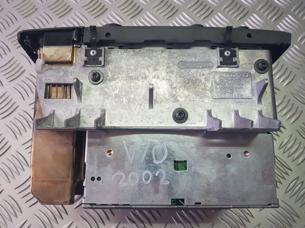 CD/DVD/Navigācijas bloks priekš VOLVO V70 2002 SILVER