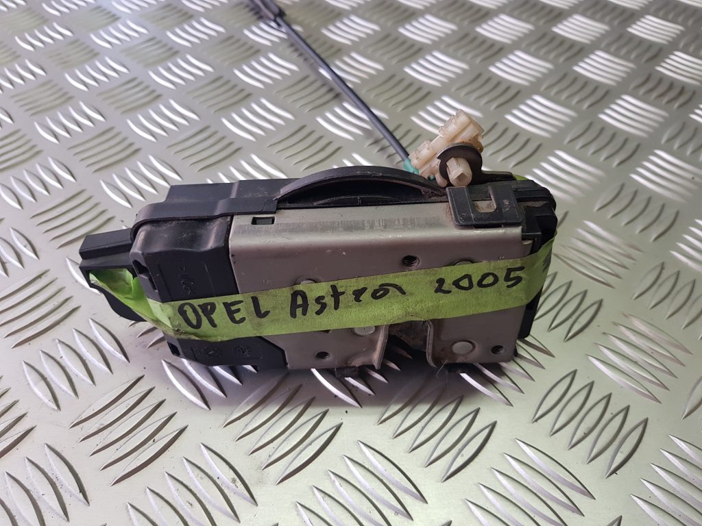 Priekšējo labo durvju slēdzene priekš OPEL ASTRA H 2005 GREEN 2 Priekšējo labo durvju slēdzene priekš OPEL ASTRA H 2005 GREEN