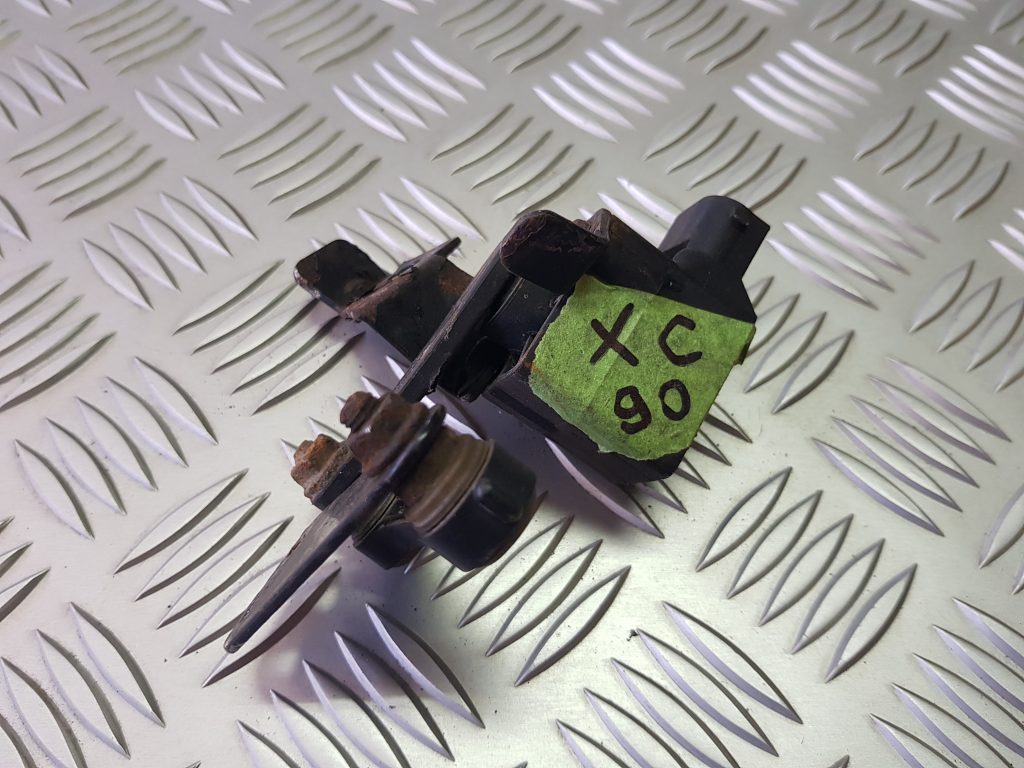 Lukturu diapazona korekcijas sensors, aizmugurē priekš VOLVO XC90 2004 1 Lukturu diapazona korekcijas sensors, aizmugurē priekš VOLVO XC90 2004