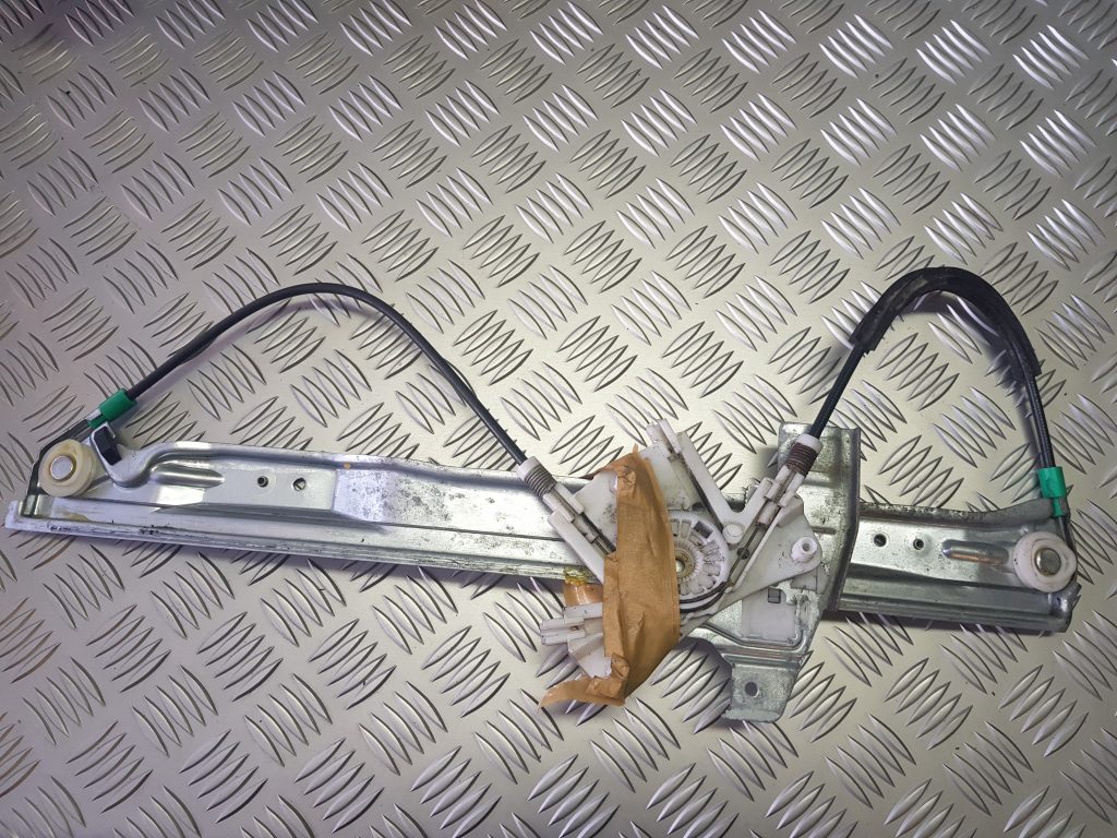 Stikla pacelšanas mehānisms priekšējais labais priekš PEUGEOT 407 2004