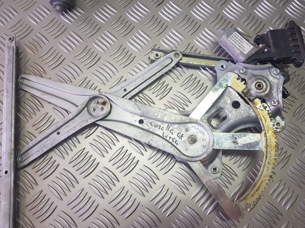 Stikla pacelšanas mehānisms aizmugurējais labais priekš TOYOTA COROLLA VERSO 2008