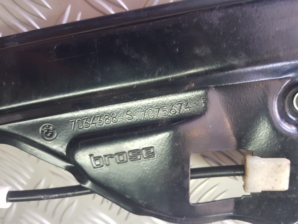 Stikla pacelšanas mehānisms aizmugurējais labais priekš BMW 520D E60 2006 ENG. 3 Stikla pacelšanas mehānisms aizmugurējais labais priekš BMW 520D E60 2006 ENG.