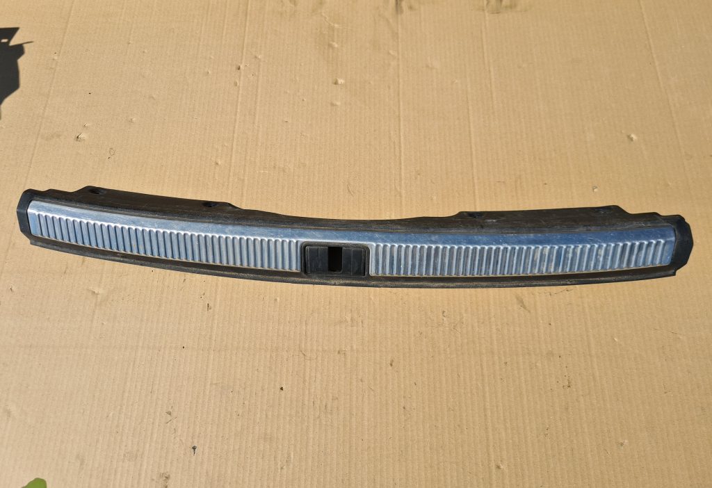 Bagažnieka nodalījuma sliekšņa uzlika priekš AUDI A4 AVANT 2004