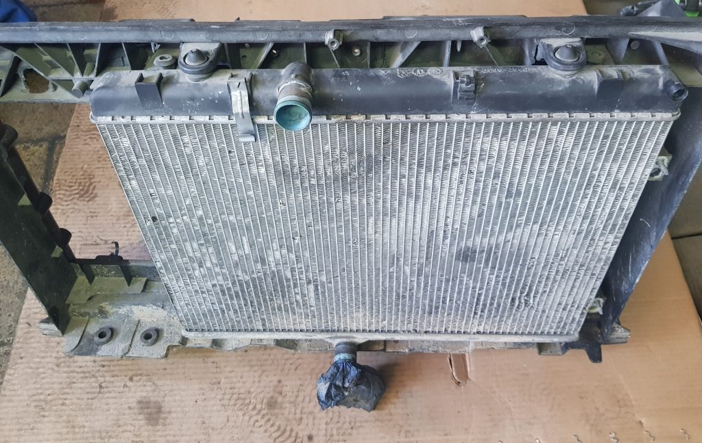 Dzesēšanas radiators priekš PEUGEOT 307 2007