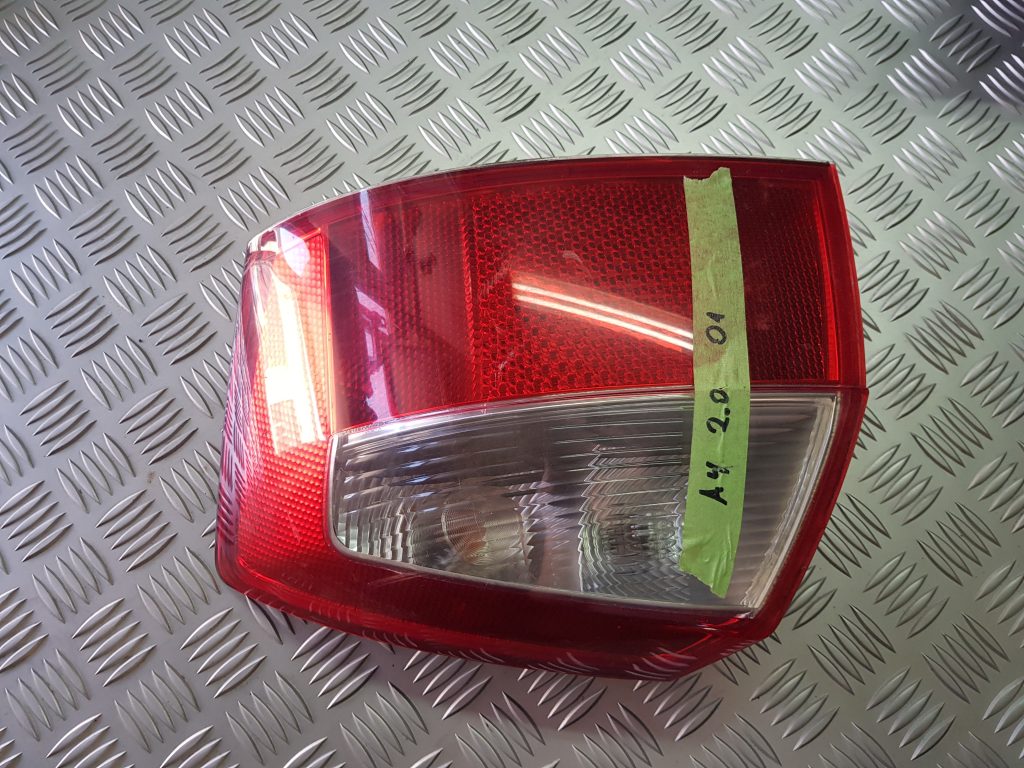 Aizmugurējais labais lukturis priekš AUDI A4 2001 1 Aizmugurējais labais lukturis priekš AUDI A4 2001