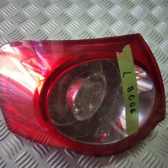 Aizmugurējais kreisais lukturis priekš VW PASSAT B6 2006 ANGL. UNIVERSAL