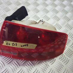 Aizmugurējais labais lukturis priekš AUDI A4 2005