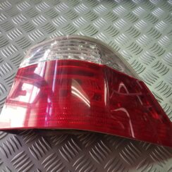 Aizmugurējais labais lukturis priekš BMW 530D E61 2006 TOURING TITANSILVER