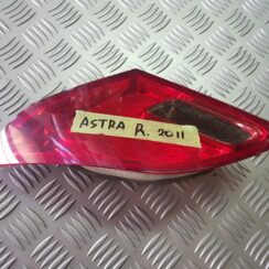 Bagāžnieka vāka labais lukturis priekš OPEL ASTRA J 2011