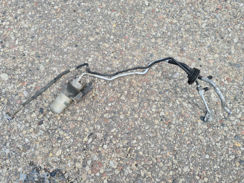 Gaisa kondicioniera galvenā caurule priekš VW PASSAT 2000 BLUE