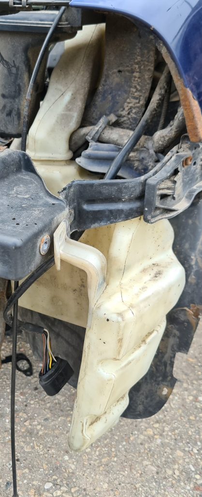 Mazgātāja šķidruma tvertne priekš VW PASSAT 2000 BLUE