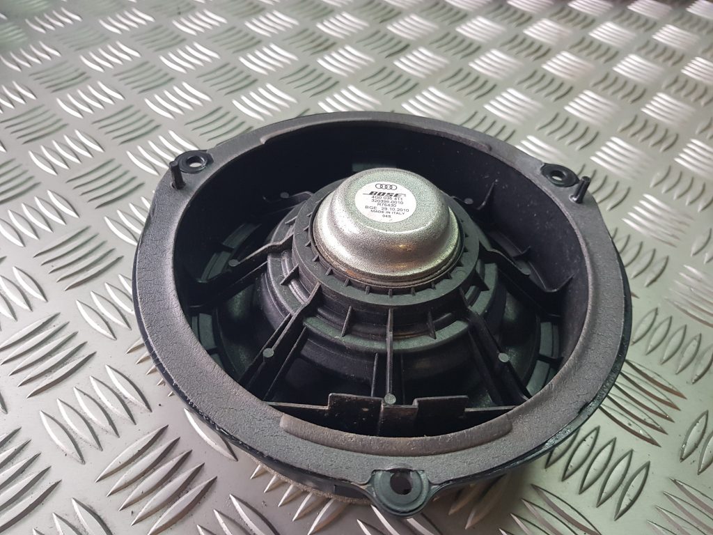 Durvju skaļrunis, apakšā priekš AUDI A7 2011 SPORTBACK