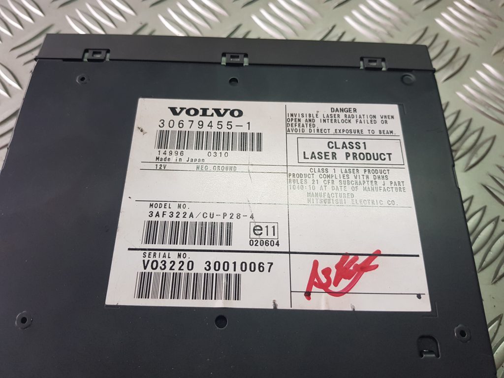 CD/DVD/Navigācijas bloks priekš VOLVO XC90 2004 2 CD/DVD/Navigācijas bloks priekš VOLVO XC90 2004