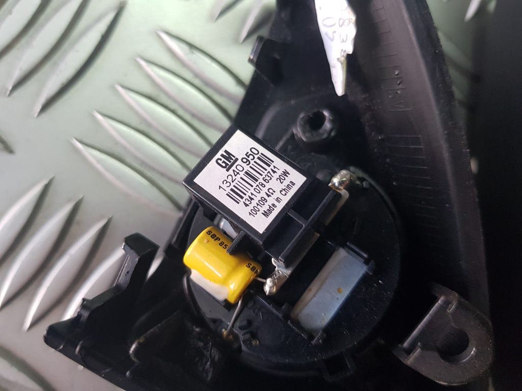 Durvju spoguļa apdares uzlika salonā (ar skaļruni) priekš OPEL INSIGNIA SPORTS TOURER 2010